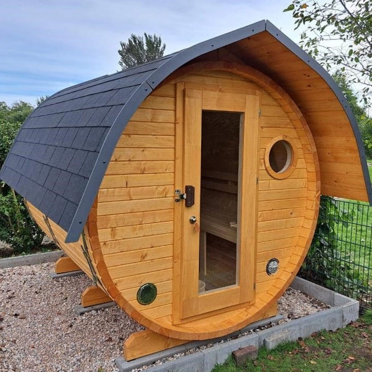 Fass-Sauna Rundfenster