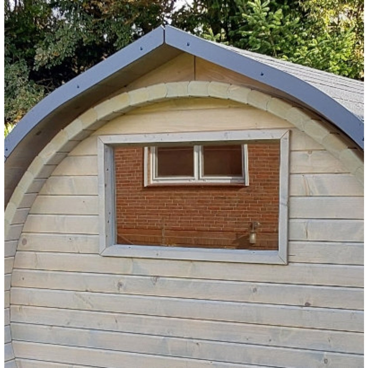 Fass-Sauna Fenster  Rückwand groß 800x600